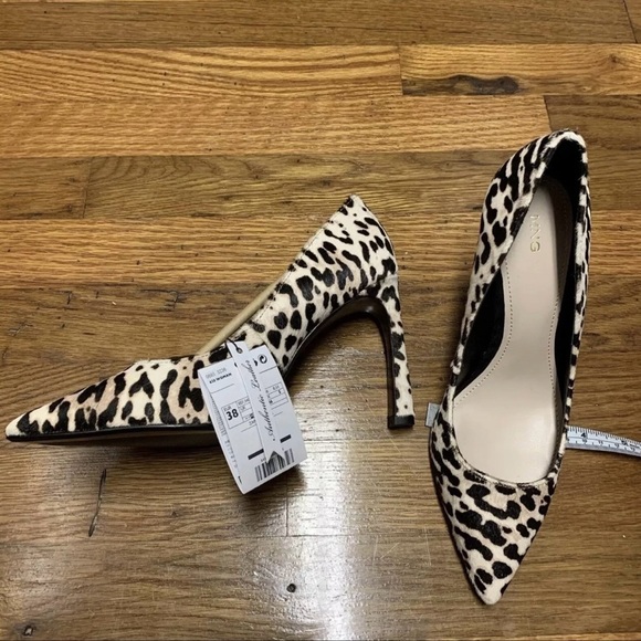 NWT Mango Leopard Heels Xenia Pony Hair Pointed Toe Pumps Size 38 / US 7.5 Black - Picture 2 of 9